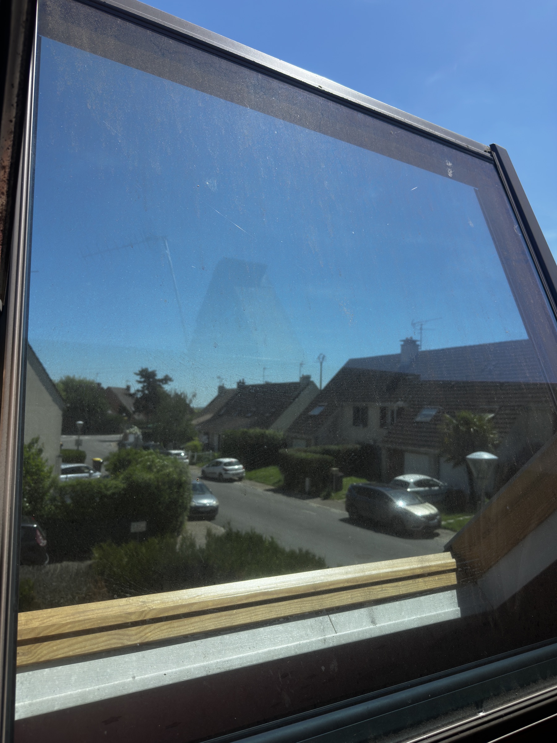 Avant nettoyage — Velux — résidence privée (95)